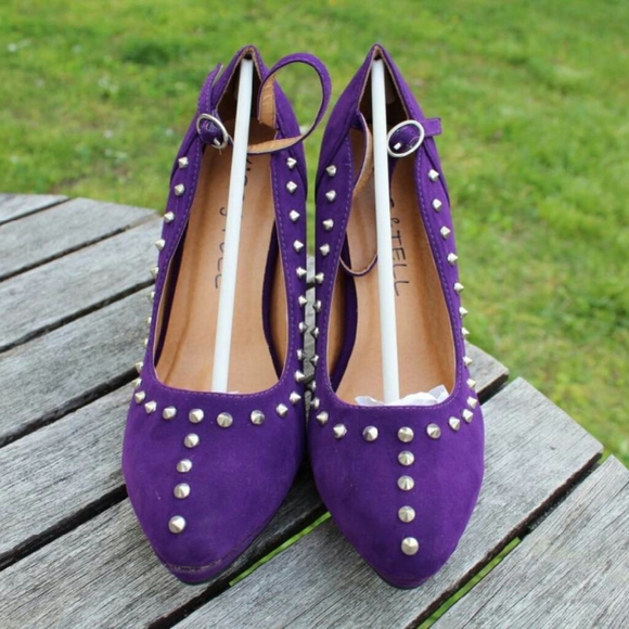 Heels - Picture 2 of 2